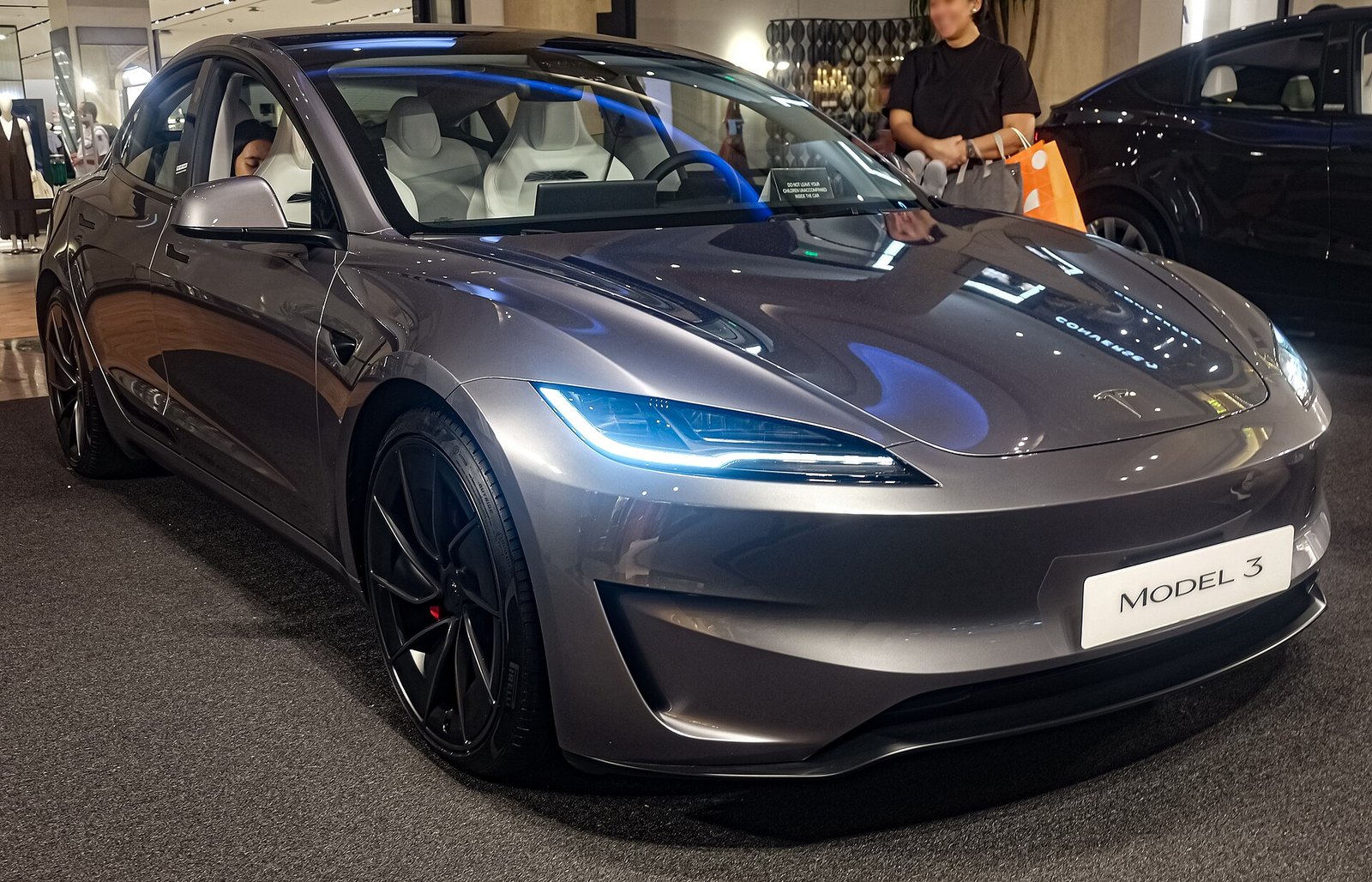 Highland Model 3 in Quicksilver